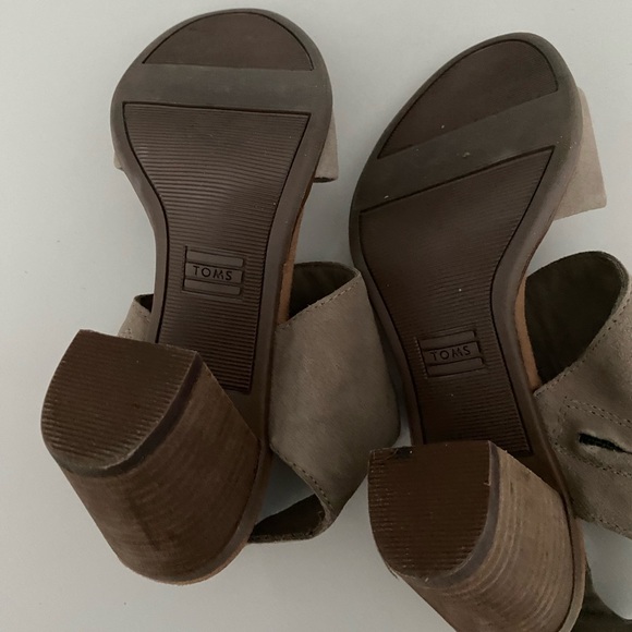 TOMS Women's Suede Nude, 6.5 size, worn once - Picture 5 of 6